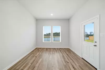 107 Lake Woodshore Court, Clute, TX 77531 - Photo 12