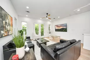 2211 Bevis St, Houston, TX 77008 - Photo 12