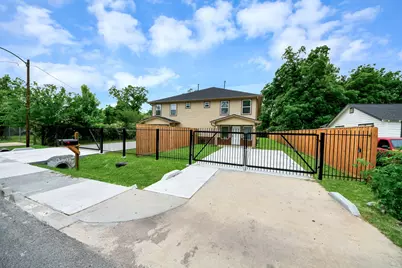 2430 Dolly Wright Street #B, Houston, TX 77088 - Photo 6