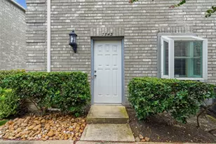 7743 Cambridge St, Houston, TX 77054 - Photo 2