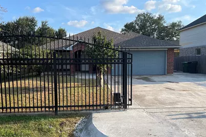 8010 Arrowhead Lane, Houston, TX 77075 - Photo 2