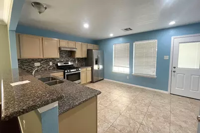 8010 Arrowhead Lane, Houston, TX 77075 - Photo 4