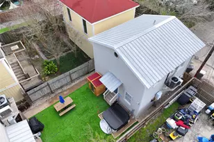 1021 Sealy St, Galveston, TX 77550 - Photo 28