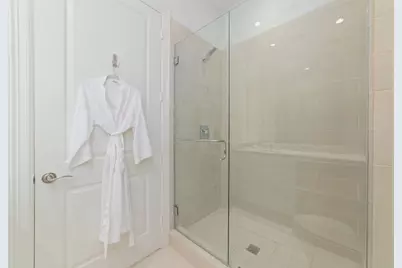 2221 Welch Street #201, Houston, TX 77019 - Photo 10