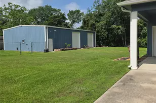 3632 W Meadow Ln, Dickinson, TX 77539 - Photo 2