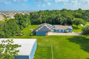 3632 W Meadow Ln, Dickinson, TX 77539 - Photo 4