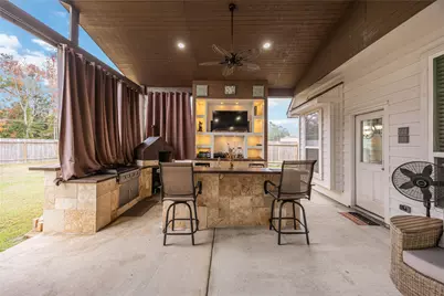 608 W Linnwood Drive, New Caney, TX 77357 - Photo 20