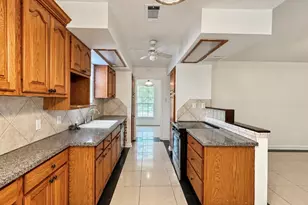 10911 Sageleaf Ln, Houston, TX 77089 - Photo 6