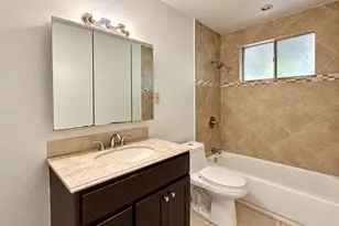 10911 Sageleaf Ln, Houston, TX 77089 - Photo 14