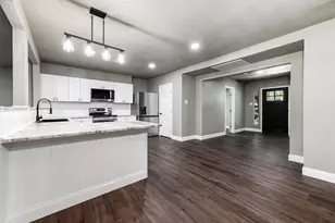 717 Cedar Lawn Dr, Alvin, TX 77511 - Photo 10