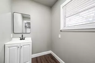 717 Cedar Lawn Dr, Alvin, TX 77511 - Photo 20