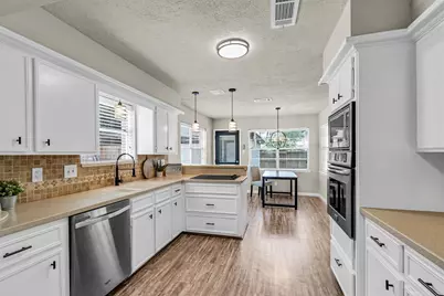 7911 Heathrow Lane, Spring, TX 77379 - Photo 8