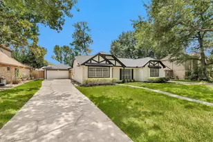 7911 Heathrow Ln, Spring, TX 77379 - Photo 2
