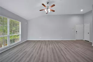 6607 Lake Woodlands Dr, The Woodlands, TX 77382 - Photo 10