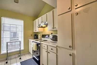 9809 Richmond Avenue #C16, Houston, TX 77042 - Photo 16