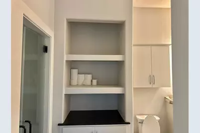 1901 Post Oak Boulevard #3215, Houston, TX 77056 - Photo 14