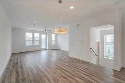 18736 B Centro Main St, Shenandoah, TX 77385 - Photo 12