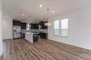 18736 B Centro Main St, Shenandoah, TX 77385 - Photo 10
