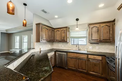 207 Hancock Street, Clute, TX 77531 - Photo 4