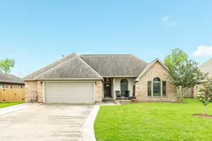 207 Hancock St, Clute, TX 77531 - Photo 1