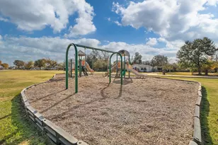 104 Macarthur St, Baytown, TX 77520 - Photo 32