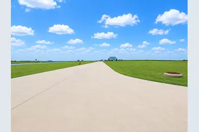 2920 Hammock Court, Palacios, TX 77465 - Photo 6