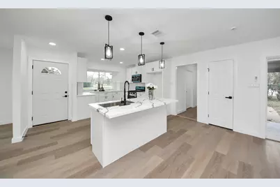 101 Talisman Street, Lake Jackson, TX 77566 - Photo 8