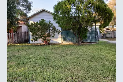 724 E Richard Avenue, Kingsville, TX 78363 - Photo 2