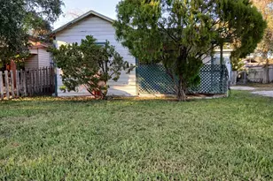 724 E Richard Ave, Kingsville, TX 78363 - Photo 2