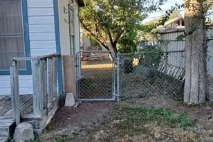 724 E Richard Ave, Kingsville, TX 78363 - Photo 4