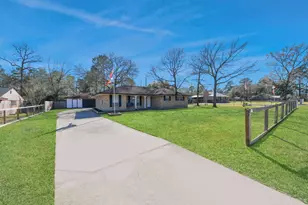 16511 Walnut Springs Ln, Magnolia, TX 77355 - Photo 2