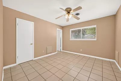 214 Crest Hill Drive, Conroe, TX 77301 - Photo 22