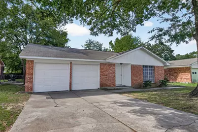 214 Crest Hill Drive, Conroe, TX 77301 - Photo 2