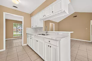 214 Crest Hill Dr, Conroe, TX 77301 - Photo 10