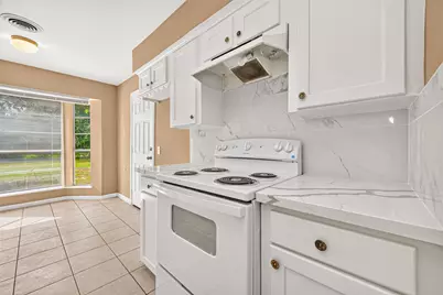 214 Crest Hill Drive, Conroe, TX 77301 - Photo 14
