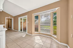 214 Crest Hill Dr, Conroe, TX 77301 - Photo 8