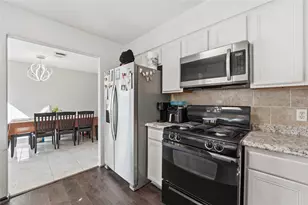 10918 Westbrae Village Dr, Houston, TX 77031 - Photo 6