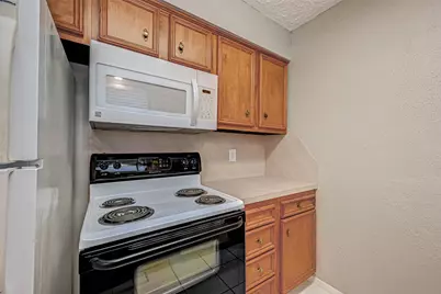 17103 Blackhawk Boulevard, Friendswood, TX 77546 - Photo 16