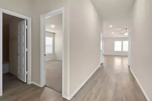 7710 Squall Ln, Baytown, TX 77523 - Photo 2