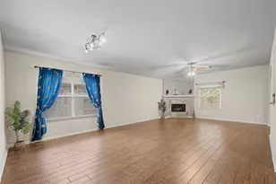 6097 Well Brook Ln, League City, TX 77573 - Photo 4