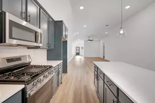 10227 Burton Path, Montgomery, TX 77316 - Photo 32