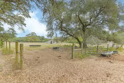 1089 County Road 120, Hallettsville, TX 77964 - Photo 6