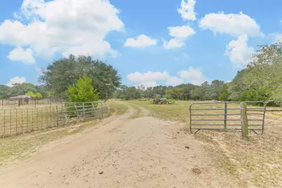1089 County Road 120, Hallettsville, TX 77964 - Photo 4