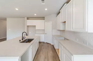 7714 Jade Crst Dr, Angleton, TX 77515 - Photo 8