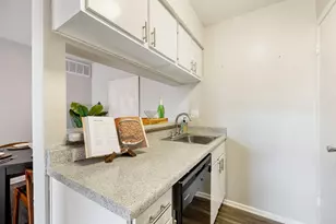 8701 Town Park Dr, Houston, TX 77036 - Photo 2