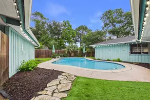 18591 Martinique Dr, Nassau Bay, TX 77058 - Photo 10