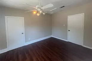 225 Sarlee Dr, La Marque, TX 77568 - Photo 8