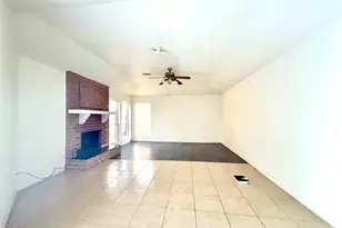3918 Summit Valley Dr, Houston, TX 77082 - Photo 2