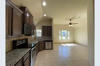 16928 W Ivanhoe, Montgomery, TX 77316 - Photo 2