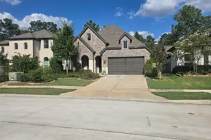17163 Crimson Crest Dr, Conroe, TX 77302 - Photo 2